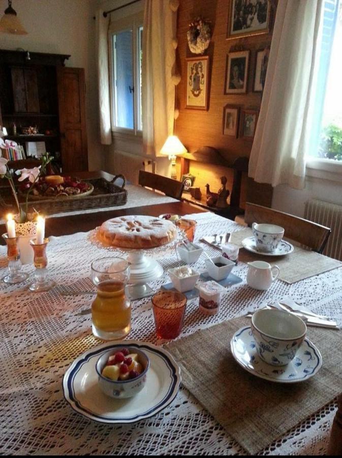 Le Cerisier Bed & Breakfast Mareil-Marly Екстериор снимка